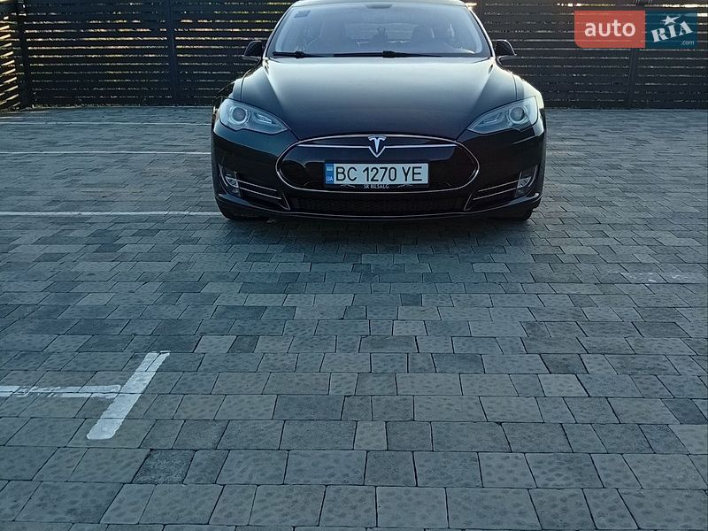 Tesla Model S 2014