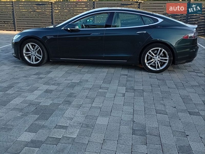 Ліфтбек Tesla Model S 2014 в Львові фото 16 Ліфтбек Tesla Model S 2014 в Львові