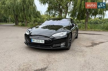 Ліфтбек Tesla Model S 2016 в Рівному