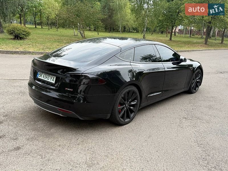 Ліфтбек Tesla Model S 2016 в Рівному