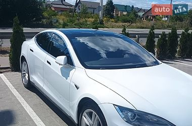 Лифтбек Tesla Model S 2015 в Виннице