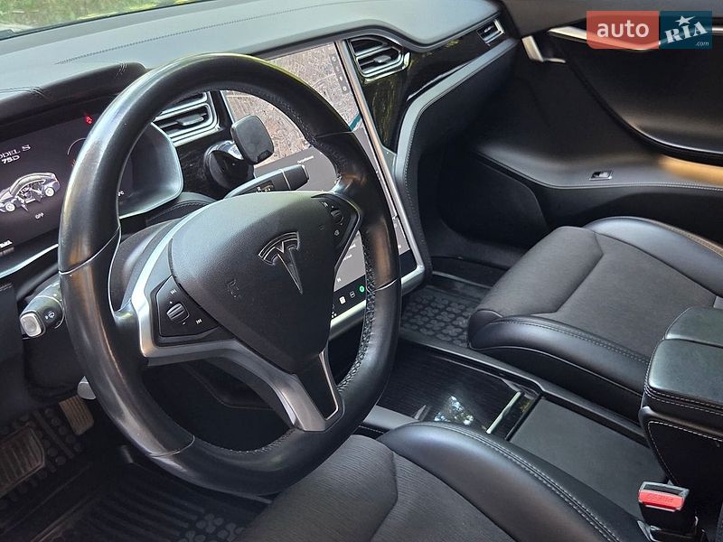Лифтбек Tesla Model S 2018 в Виннице