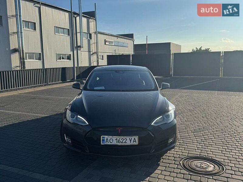 Ліфтбек Tesla Model S 2015 в Мукачевому