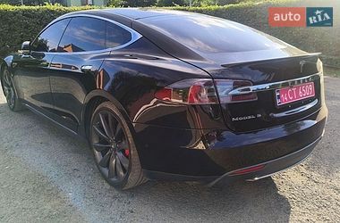 Ліфтбек Tesla Model S 2016 в Івано-Франківську
