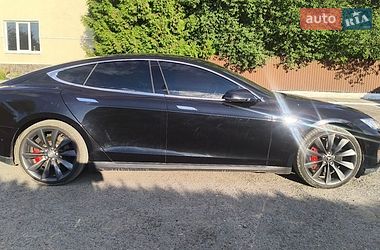 Ліфтбек Tesla Model S 2016 в Івано-Франківську