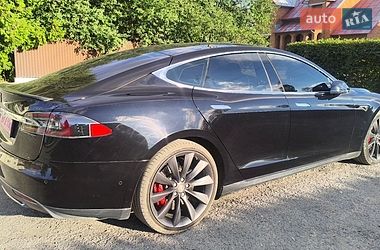 Ліфтбек Tesla Model S 2016 в Івано-Франківську