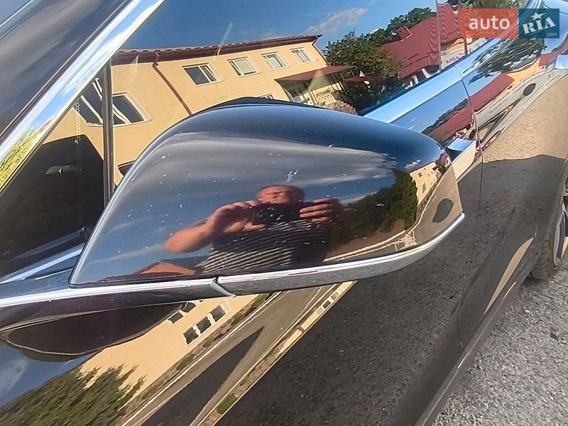Ліфтбек Tesla Model S 2016 в Івано-Франківську