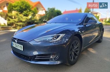 Лифтбек Tesla Model S 2018 в Киеве