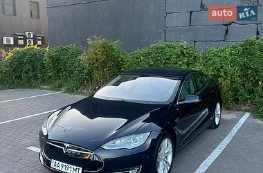 Лифтбек Tesla Model S 2013 в Киеве