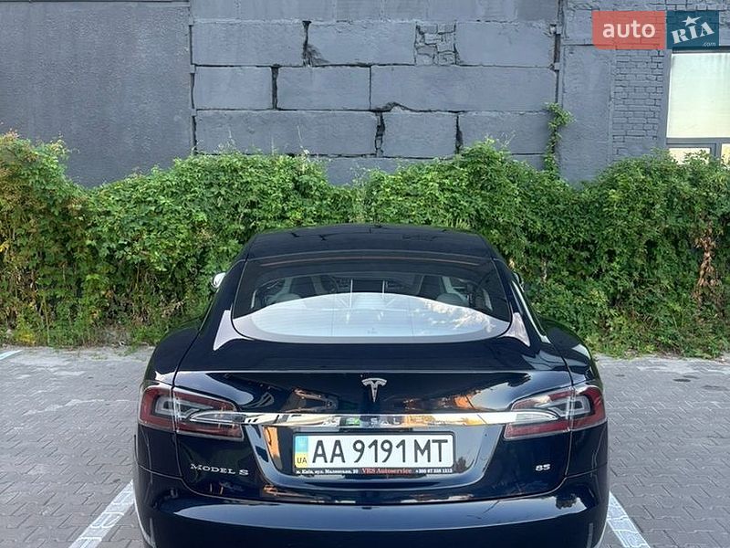 Лифтбек Tesla Model S 2013 в Киеве