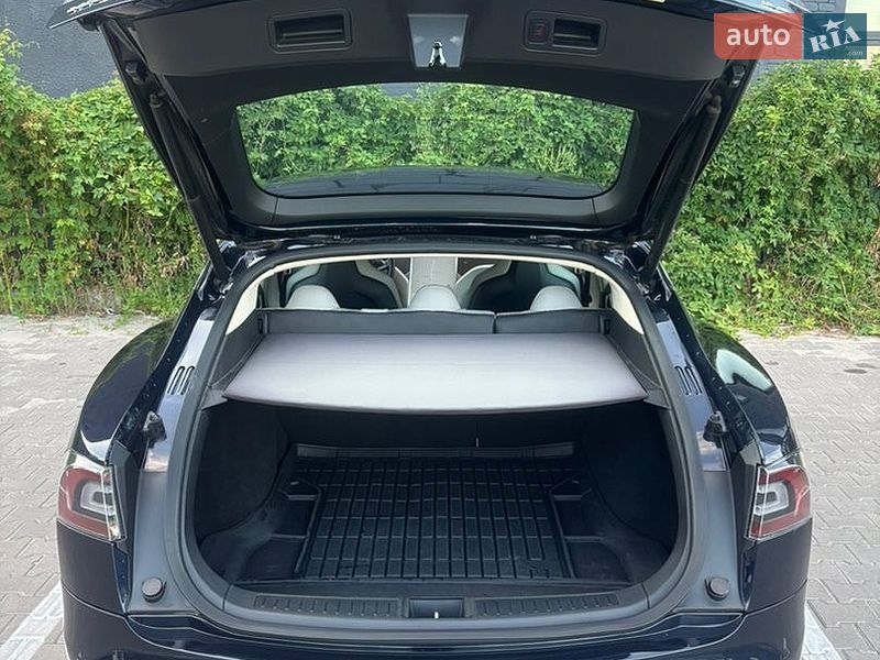 Лифтбек Tesla Model S 2013 в Киеве