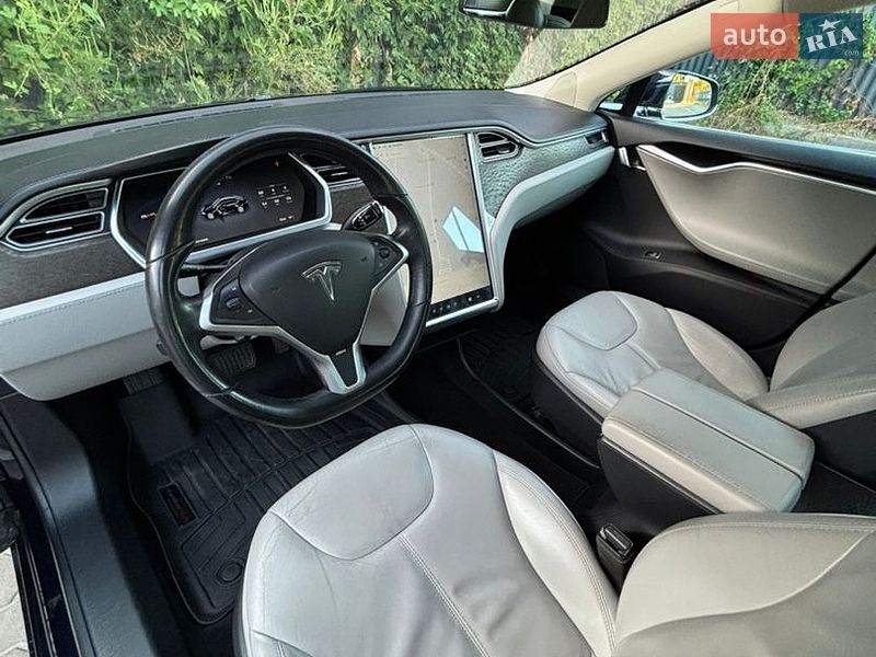 Лифтбек Tesla Model S 2013 в Киеве