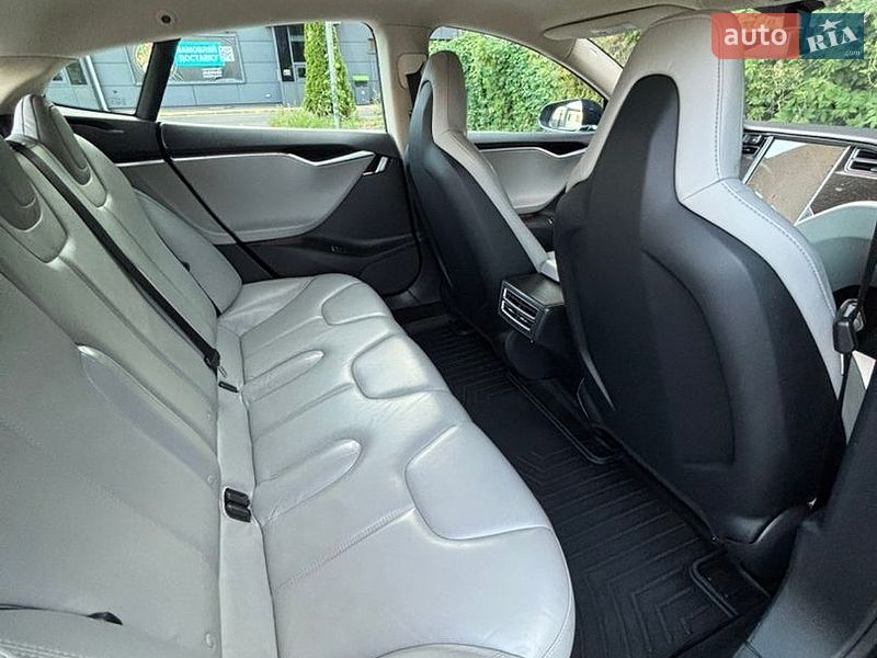 Лифтбек Tesla Model S 2013 в Киеве