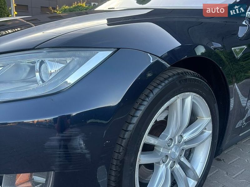Лифтбек Tesla Model S 2013 в Киеве