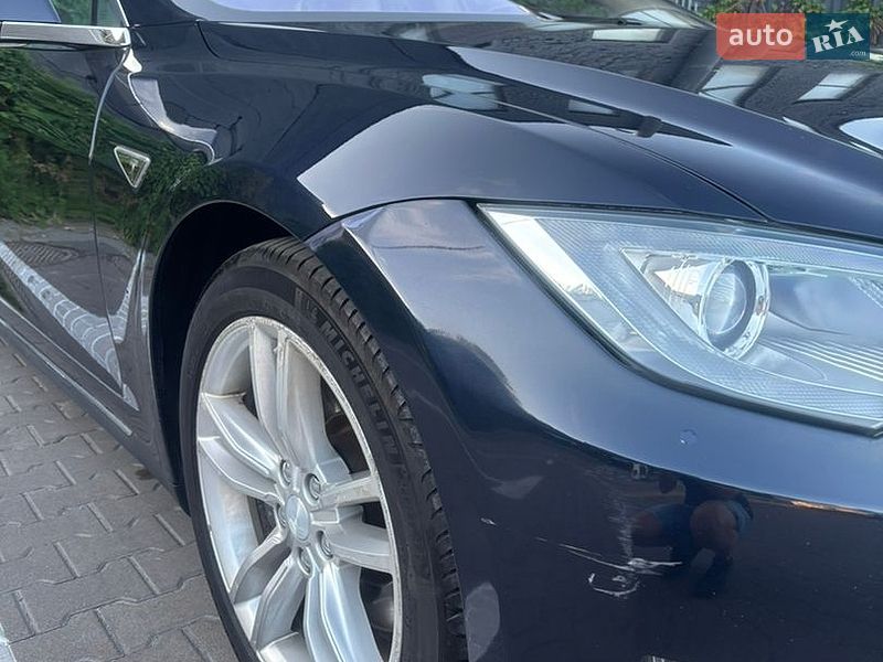 Лифтбек Tesla Model S 2013 в Киеве