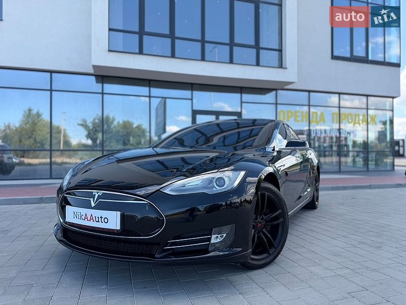 Ліфтбек Tesla Model S 2015 в Івано-Франківську