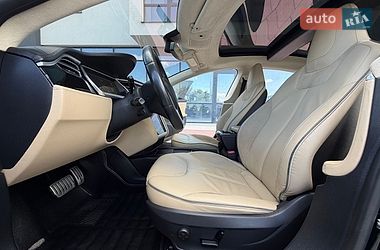 Ліфтбек Tesla Model S 2015 в Івано-Франківську