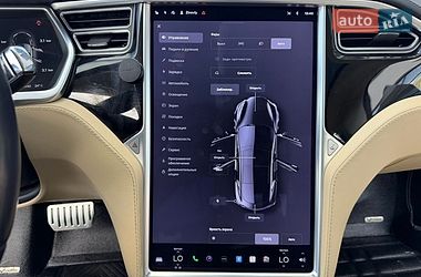 Ліфтбек Tesla Model S 2015 в Івано-Франківську