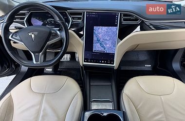 Ліфтбек Tesla Model S 2015 в Івано-Франківську