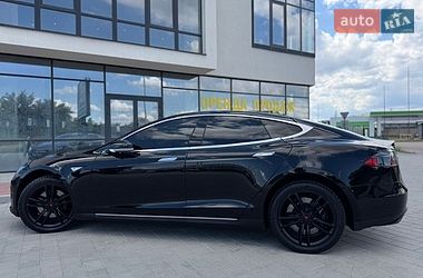 Ліфтбек Tesla Model S 2015 в Івано-Франківську