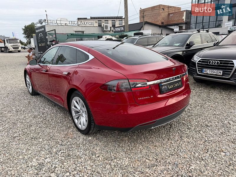 Ліфтбек Tesla Model S 2016 в Івано-Франківську