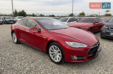 Ліфтбек Tesla Model S 2016 в Івано-Франківську