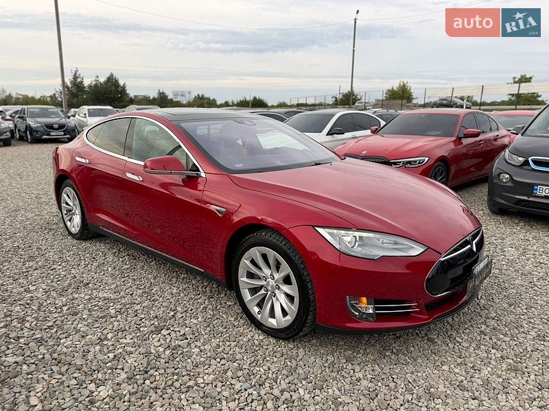 Ліфтбек Tesla Model S 2016 в Івано-Франківську