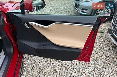 Ліфтбек Tesla Model S 2016 в Івано-Франківську