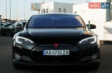 Ліфтбек Tesla Model S 2015 в Києві