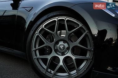 Ліфтбек Tesla Model S 2015 в Києві