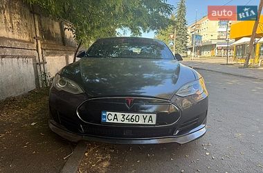 Ліфтбек Tesla Model S 2014 в Смілі