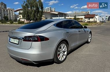 Лифтбек Tesla Model S 2013 в Киеве