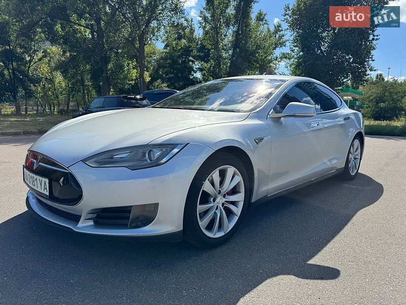 Лифтбек Tesla Model S 2013 в Киеве