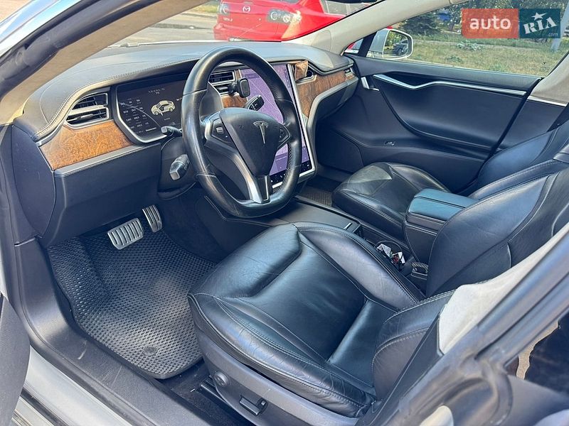 Лифтбек Tesla Model S 2013 в Киеве