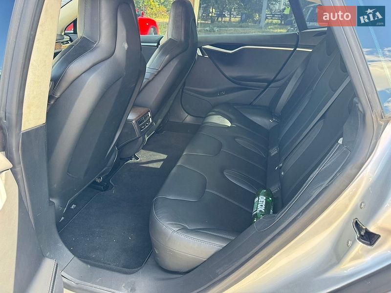 Лифтбек Tesla Model S 2013 в Киеве
