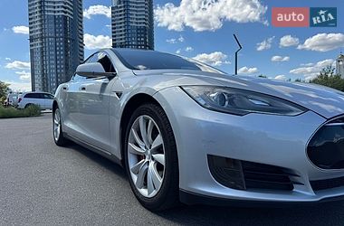 Лифтбек Tesla Model S 2013 в Киеве