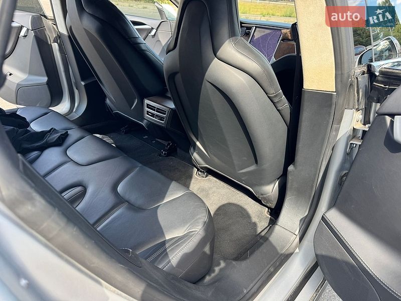 Лифтбек Tesla Model S 2013 в Киеве