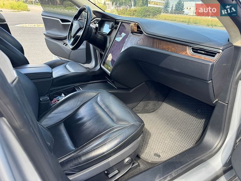 Лифтбек Tesla Model S 2013 в Киеве