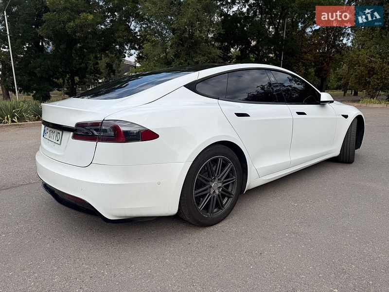 Ліфтбек Tesla Model S 2021 в Запоріжжі