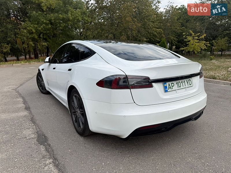 Ліфтбек Tesla Model S 2021 в Запоріжжі
