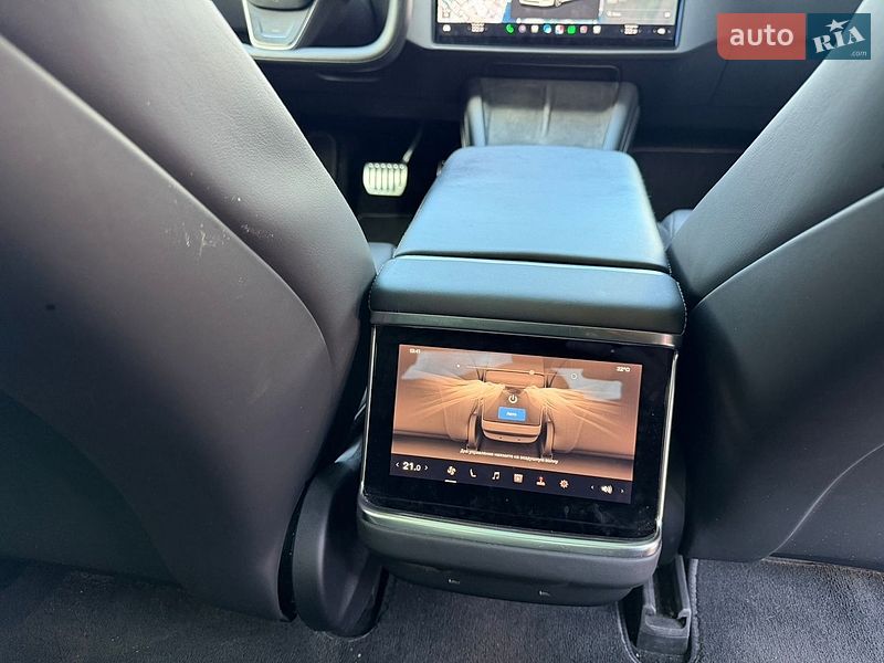 Ліфтбек Tesla Model S 2021 в Запоріжжі