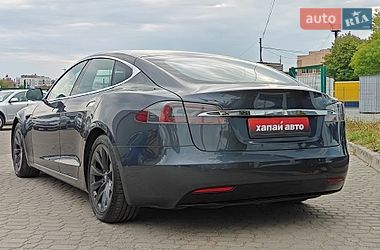 Ліфтбек Tesla Model S 2018 в Львові