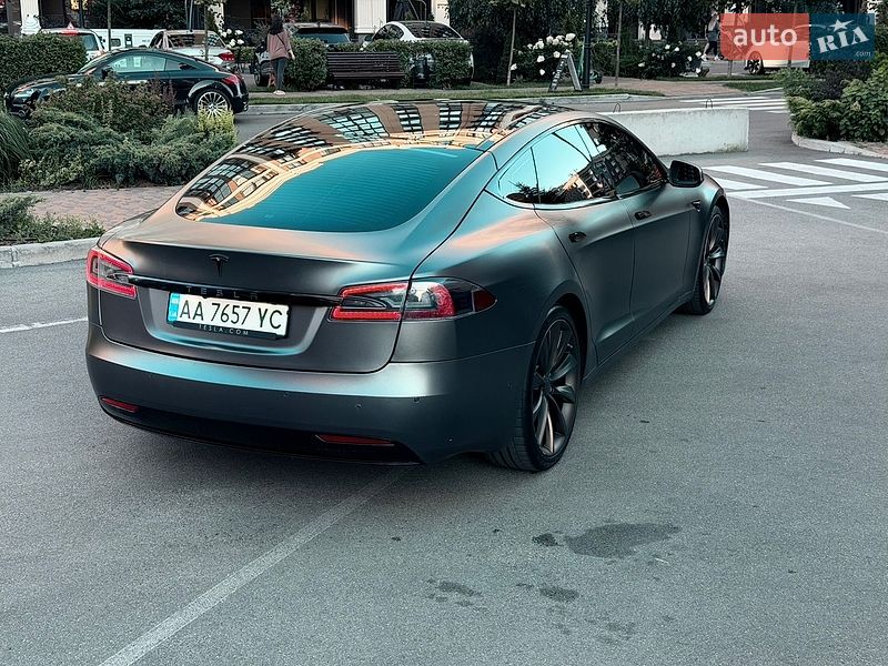 Ліфтбек Tesla Model S 2017 в Києві