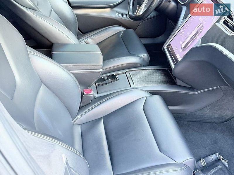 Ліфтбек Tesla Model S 2017 в Києві