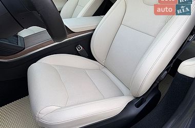 Ліфтбек Tesla Model S 2021 в Києві
