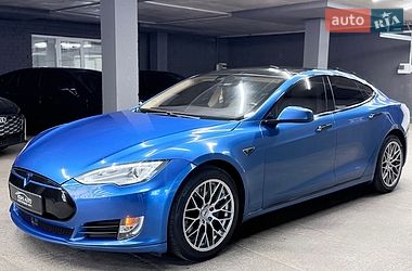 Лифтбек Tesla Model S 2015 в Харькове