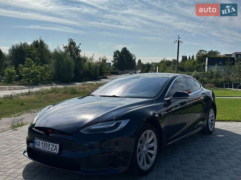 Лифтбек Tesla Model S 2014 в Белой Церкви
