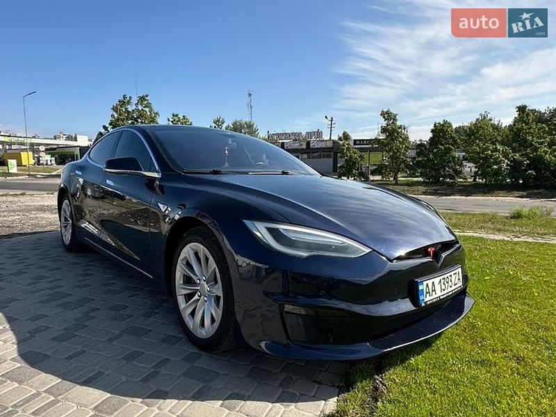Лифтбек Tesla Model S 2014 в Белой Церкви