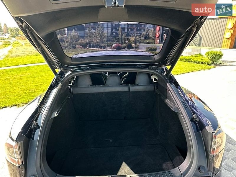 Лифтбек Tesla Model S 2014 в Белой Церкви