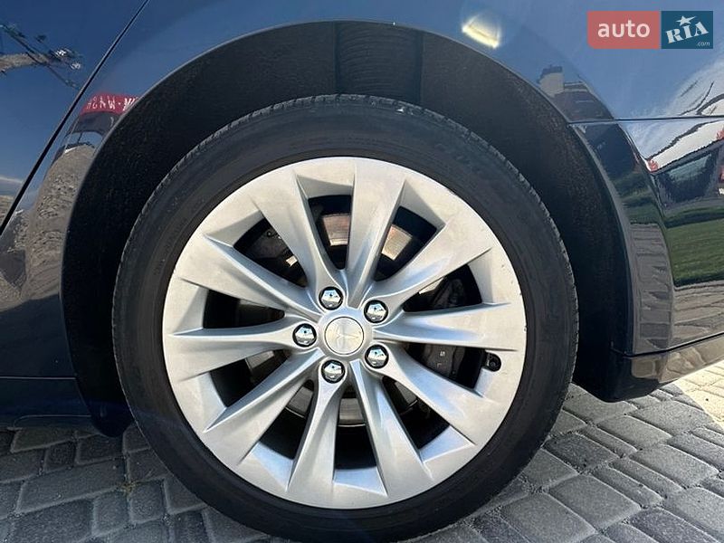 Лифтбек Tesla Model S 2014 в Белой Церкви